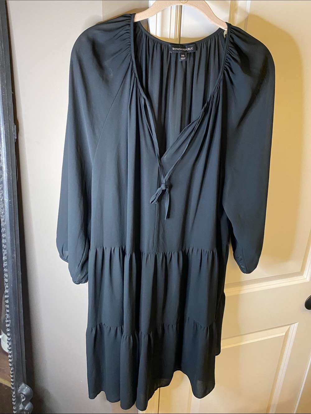 Banana Republic Black V-Neck Tie Tiered Long Sleeve Dress Sheer No Under Layer